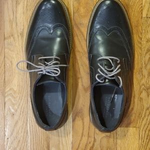 Perry Ellis Wingtip Shoes